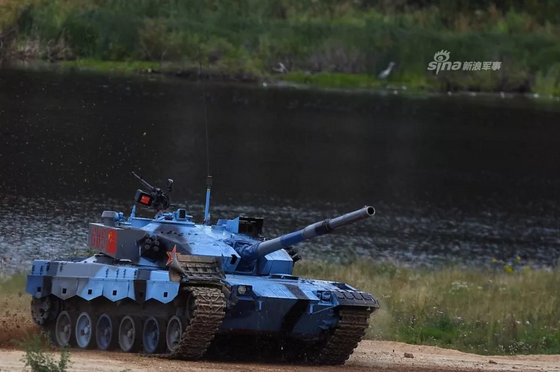 “坦克兩項(xiàng)”半決賽中國(guó)小組奪魁，“海上登陸”接力賽暫居第一